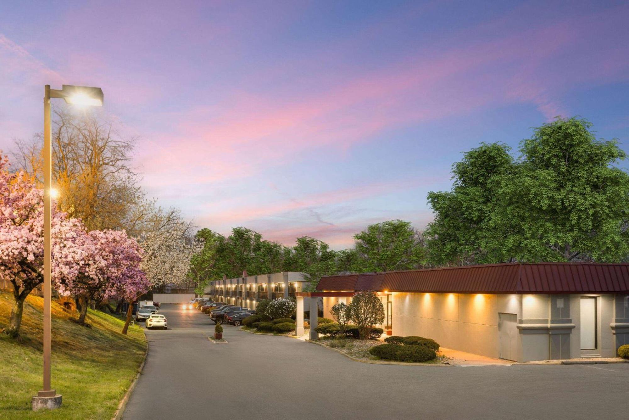 Days Inn By Wyndham Pottstown Exterior foto